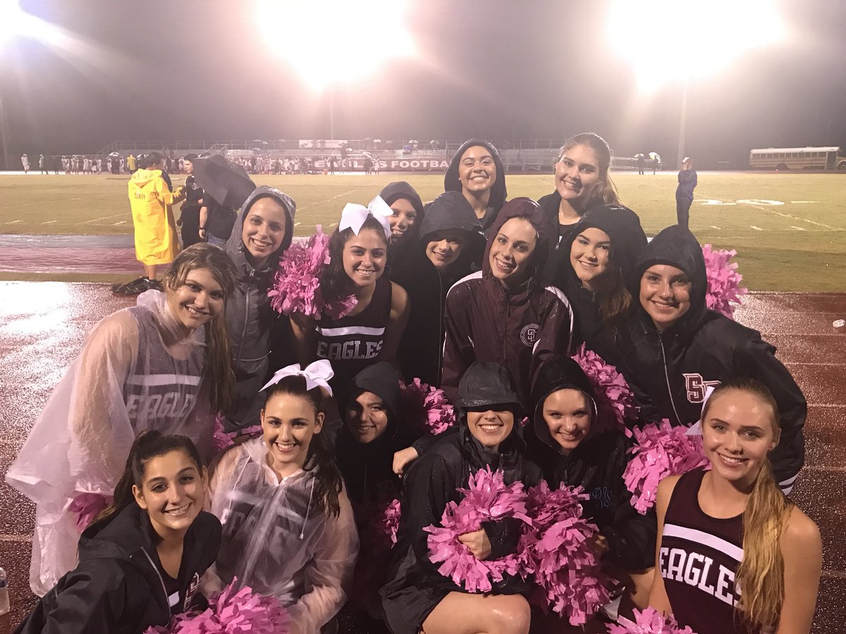 MSD_Cheer's tweet photo. Rain or shine we stand by our Eagles side! 🏈🦅🌧 https://t.co/SevlSmn9z4