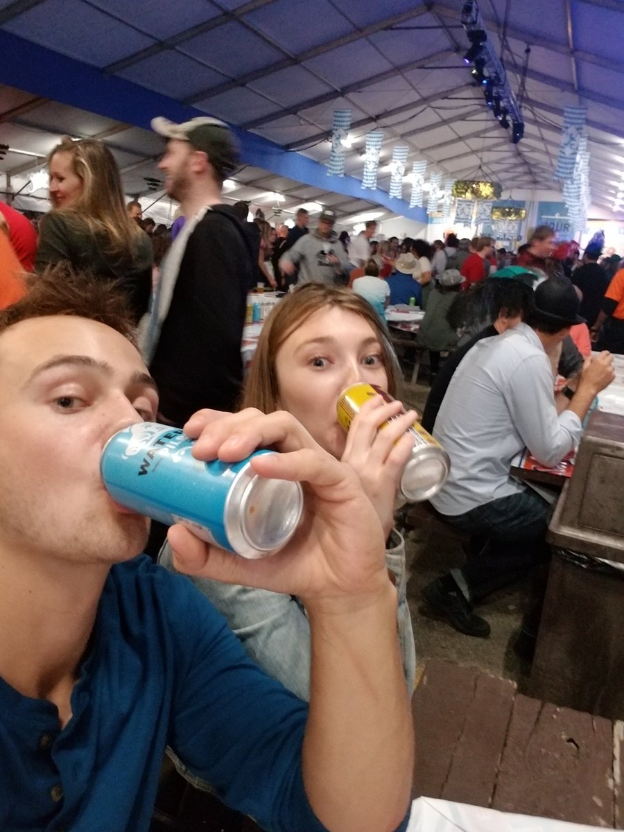 Smitty1019's tweet photo. Tobering in the dubb. #KoolHaus2017 #oktoberfest2017 https://t.co/hPK4HRiD7N