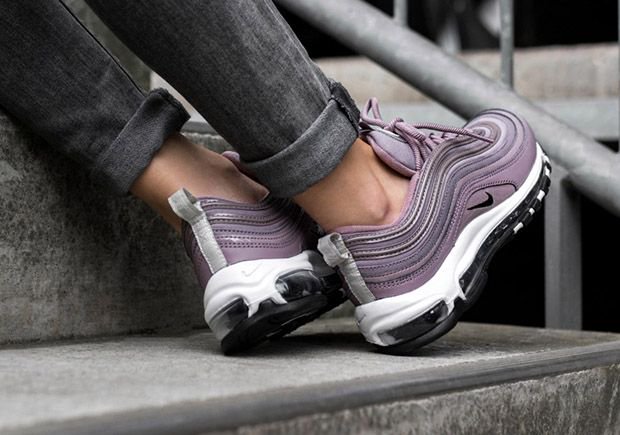 SneakerNews's tweet photo. Pick this taupe Air Max 97 up tomorrow (if you're in Europe)
https://t.co/3VeEuBAwXK https://t.co/CinJ781pFZ