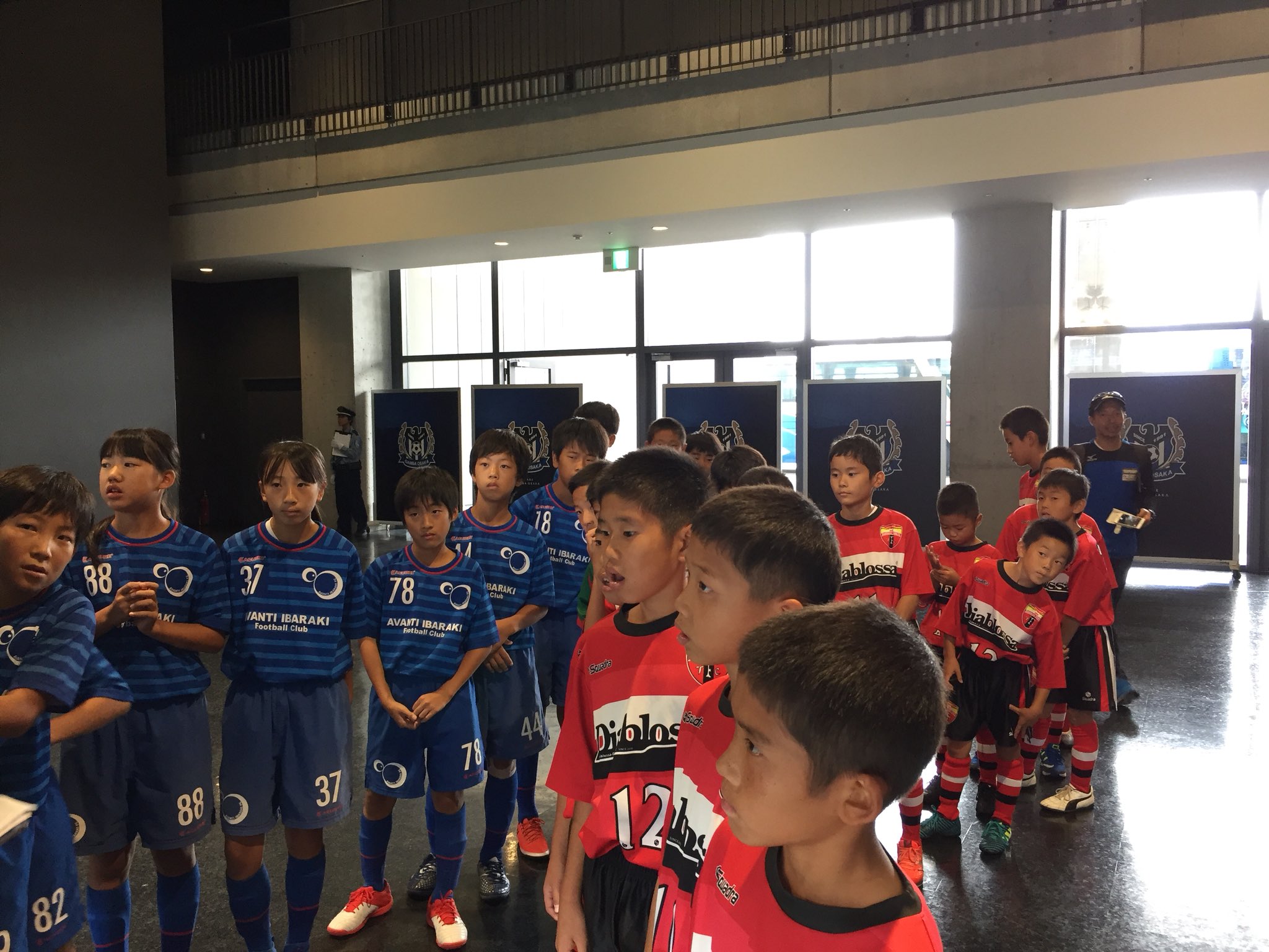 ガンバ大阪オフィシャル 本日の前座試合は 千早赤阪サニーズsc Vs 大阪セントラルfcとディアブロッサ大阪 Vs Avavti茨木 1試合目が終了し これから2試合目です ガンバ大阪 Gambaosaka T Co Njdlwz8t6w Twitter