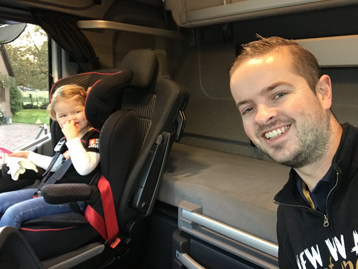 emvanveldhuizen's tweet photo. Onderweg naar Utrecht voor de grote @BoullartTrans wisseltruc. Samen met Celine... gezelligheid! #ITSMYDRIVE #boullarttransport #wrapmotion https://t.co/tcw6Ya91Up