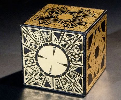 spin_swimscream's tweet photo. Play with rubik’s cube instead #SurviveAHorrorMovieIn5Words https://t.co/tXvCAGW5la
