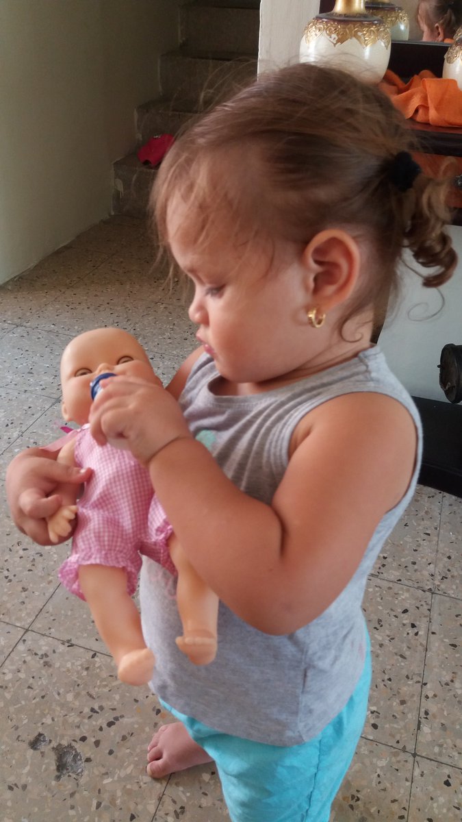 Mi niña linda e inteligente, te adora mucho tu tia mona 💜👑😻