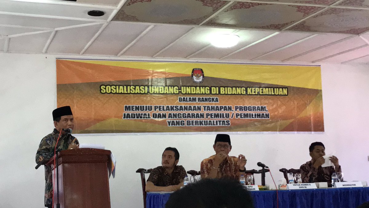 BangMahmudi's tweet photo. Sosialisasi uu di bidang kepemiluan https://t.co/dWtR20Pncg