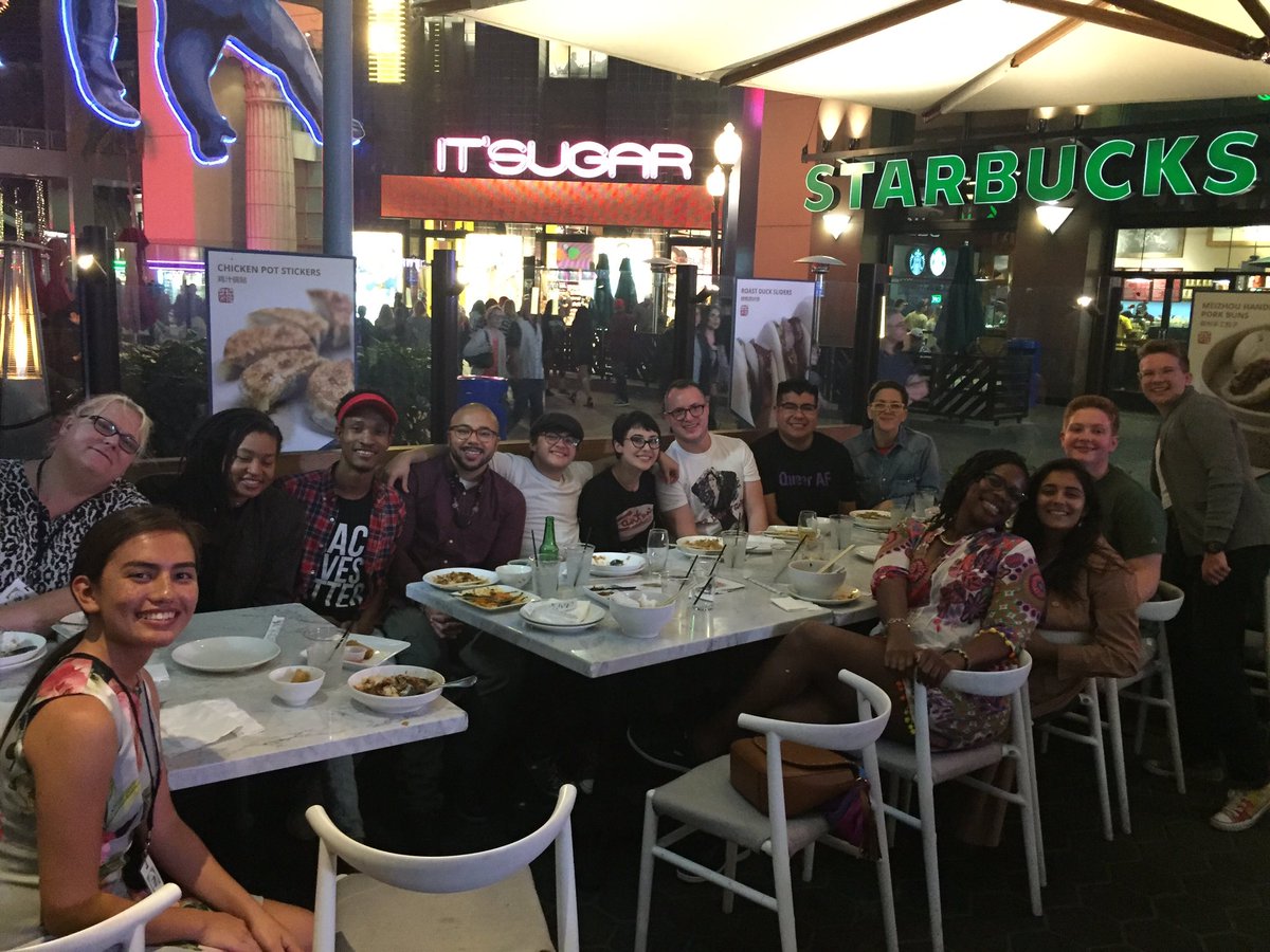 caseycreates's tweet photo. Having dinner with just some of the Point Family 🌈💜 #PointLeads https://t.co/QwqpAWcB9k