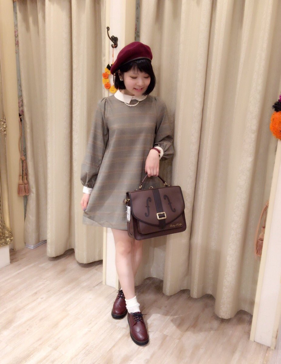 Amavel 池袋店 本日の新作part1 衿 カフス配色グレンチェックaラインワンピ Price 5 292 Color グレー ブラウン 今流行りのグレンチェック柄のワンピースが入荷しました オススメはベレー帽とコーデしたプレッピースタイルです アマべル Amavel 池袋店 本日の新作part1 衿 カフス配色グレンチェックaラインワンピ Price 5 292 Color グレー ブラウン 今流行りのグレンチェック柄のワンピースが入荷しました オススメはベレー帽とコーデしたプレッピースタイルです アマべル