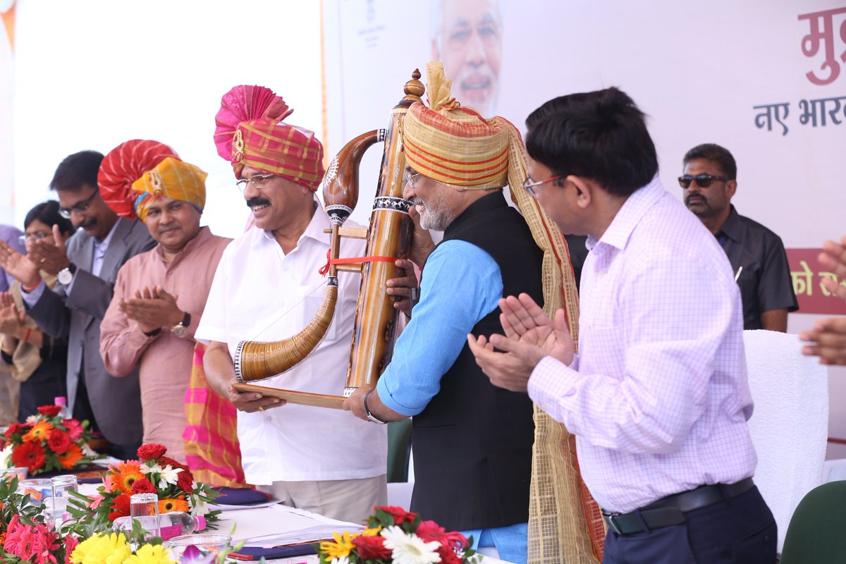 slbc_gujarat's tweet photo. Mudra Promotion Camp held at Silvasa on 10.10.2017. #PMMY #MudraPromotionCampaign #PradhanMantriMudraYojana https://t.co/5BJ1fWLOe5