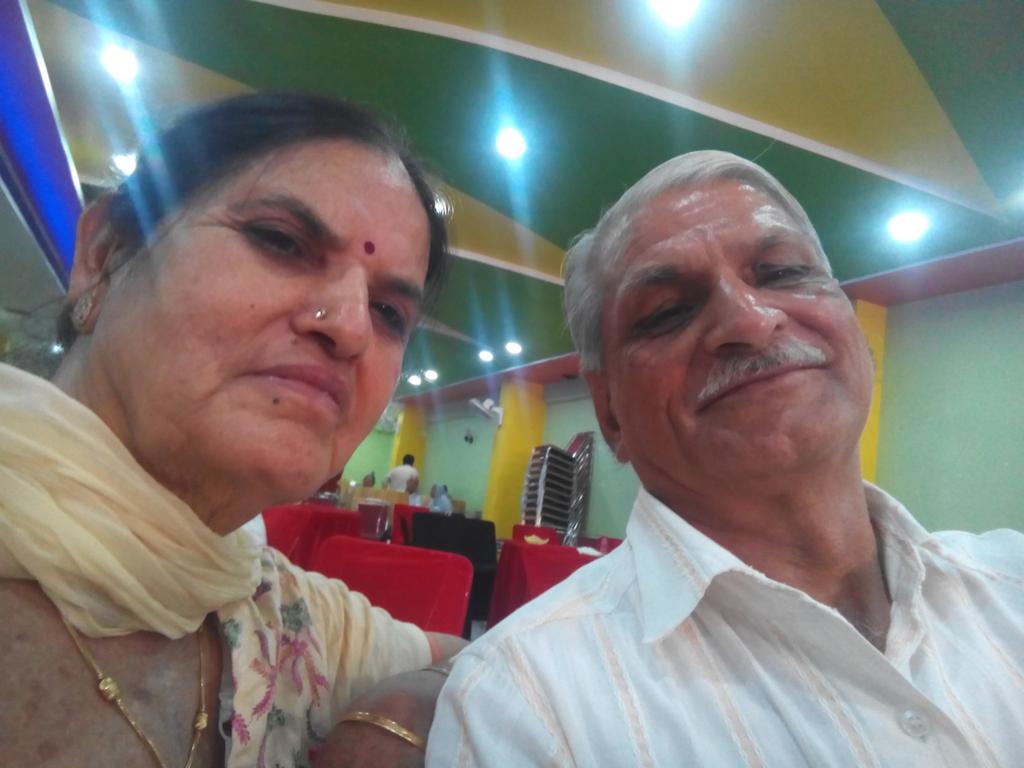 dcdhingra64gma1's tweet photo. @JKCementLimited @WhoSunilGrover My wife ismy best Friend

#SachhiYaari https://t.co/adfYdzULLt