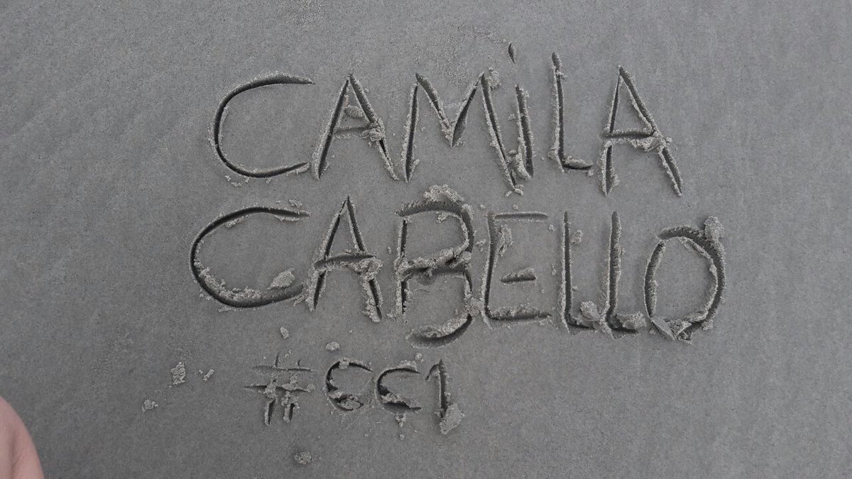 BitchItsFuck's tweet photo. pelo menos sei escrever #THTHTL 
#CC1 #CamilaCabello #Havana https://t.co/YD6FhVbFaD