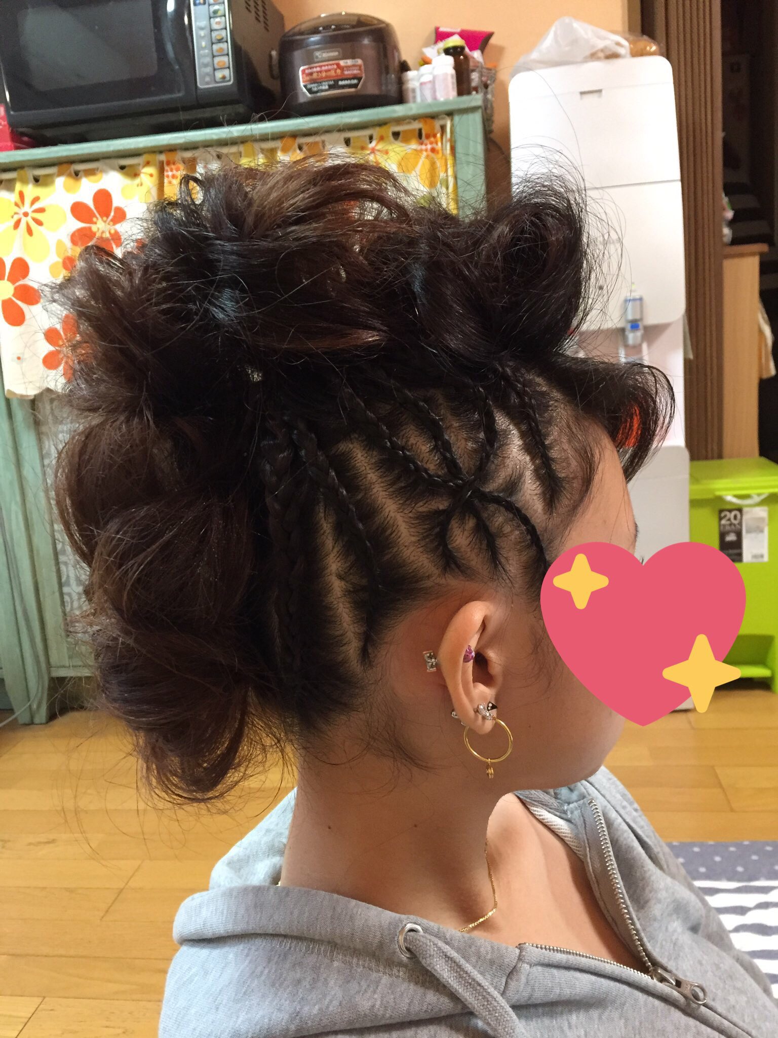 Recoriru 堺祭りふとん太鼓団扇ギャルのボブヘア女の子のセットさせていただきました 祭りヘア ヘアセット ヘアアレンジ コーンロウ モヒカン風ヘア ふとん太鼓ヘア 出張ヘアセット 堺 T Co 3zabi0p2na Twitter