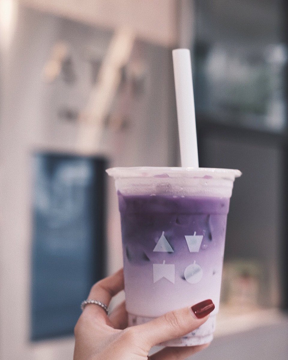 fxxnxxx's tweet photo. แต่โลโก้คล้ายร้านคาเฟ่จียงเลย แฮะๆ https://t.co/Vhkp3TtLXC