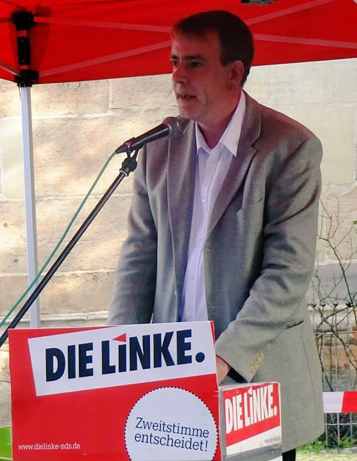LarsLeopold's tweet photo. Jede Zweitstimme zählt: Am Sonntag DIE LINKE in den Landtag bringen und damit eine rechte Mehrheit verhindern! #ltwnds #ltwnds17
#linkends https://t.co/ENNWiTk17S
