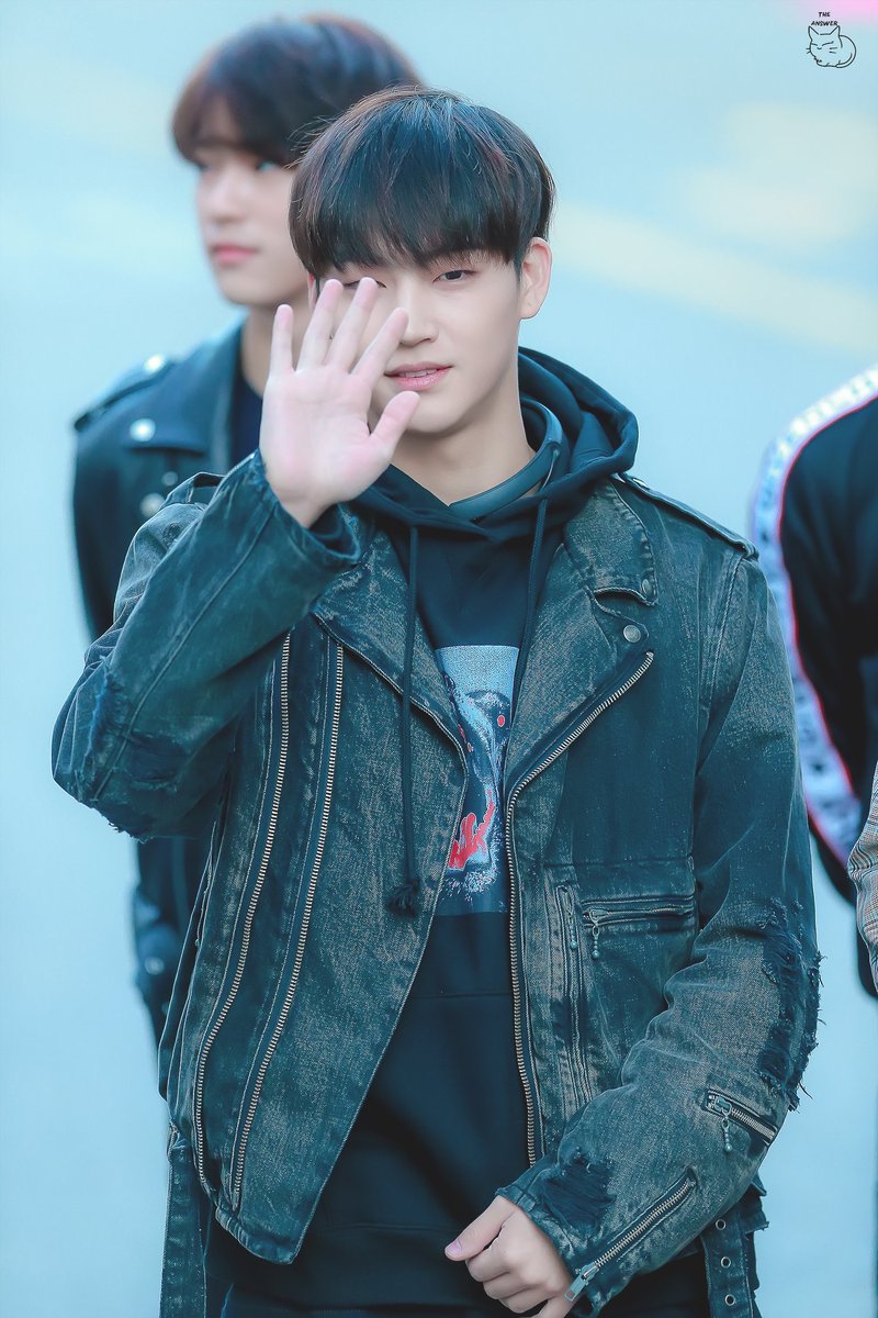 TheAnswer0601's tweet photo. HQ 171013

Music Bank 🤘😍❤

#YouAre #7for7 #JB #GOT7 #갓세븐 #재범 #prdsdef https://t.co/wdVnoorICA
