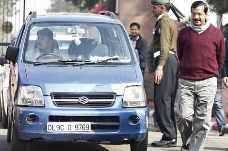 BeingAvdhesh's tweet image. Lost and found : @ArvindKejriwal missing car found in #Ghaziabad , but voters are still searching kejriwal lost from Jantar mantar .