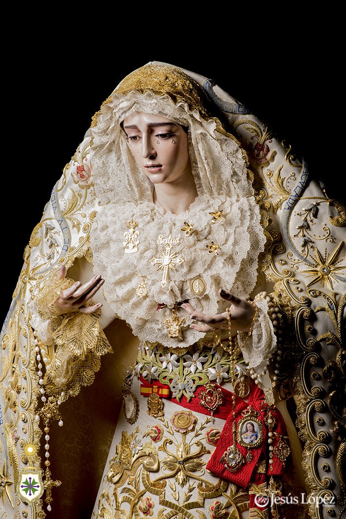 HdadSanGonzalo's tweet photo. Hoy los Hermanos de @HdadSanGonzalo estamos de enhorabuena, es un día muy importante, Ntra Sra de la Salud será coronada como Reina del Cielo y de la Tierra.
En nuestros recuerdos, los que ya no están pero disfrutarán de su presencia por siempre. https://t.co/zURUnEHqAd