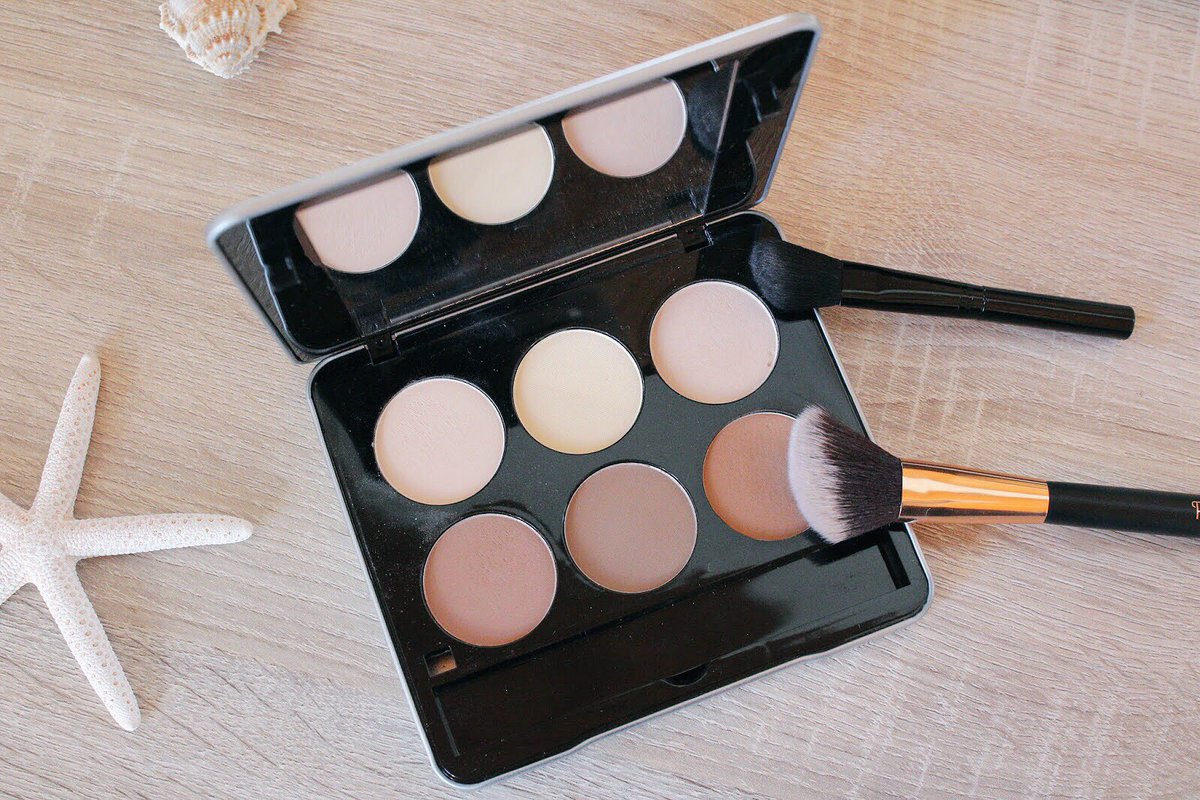 joanabonjour's tweet photo. 4 products you totally should add to your beauty kit 💄✨ https://t.co/hrBPIchmcX

@FemaleBloggerRT #GRLPOWR #BloggersSparkle #BloggersTribe https://t.co/M8BDejGqjc