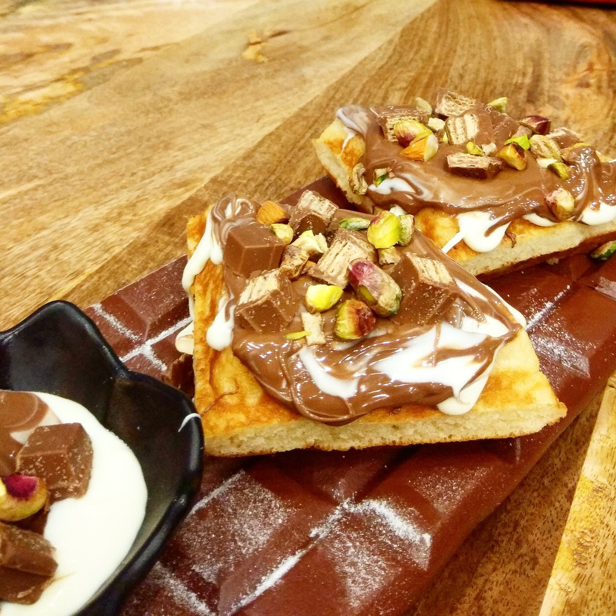 MagicInAMeal's tweet photo. Making weekend plans feels as good as customizing your Waffles! 😍
📸Make Your Own Waffle at Tea Villa Café, Vashi #WeekendHogging #NaviMumbai https://t.co/Z3Fb6AsFYA