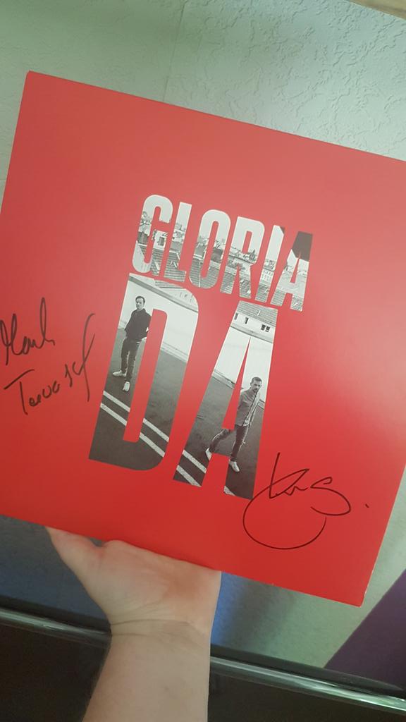 lisabruegge's tweet image. Das ging schnell!
Danke für die signierte Vinyl :)
@damitdasklaas @GloriaOffiziell 
#DA #endlichDA