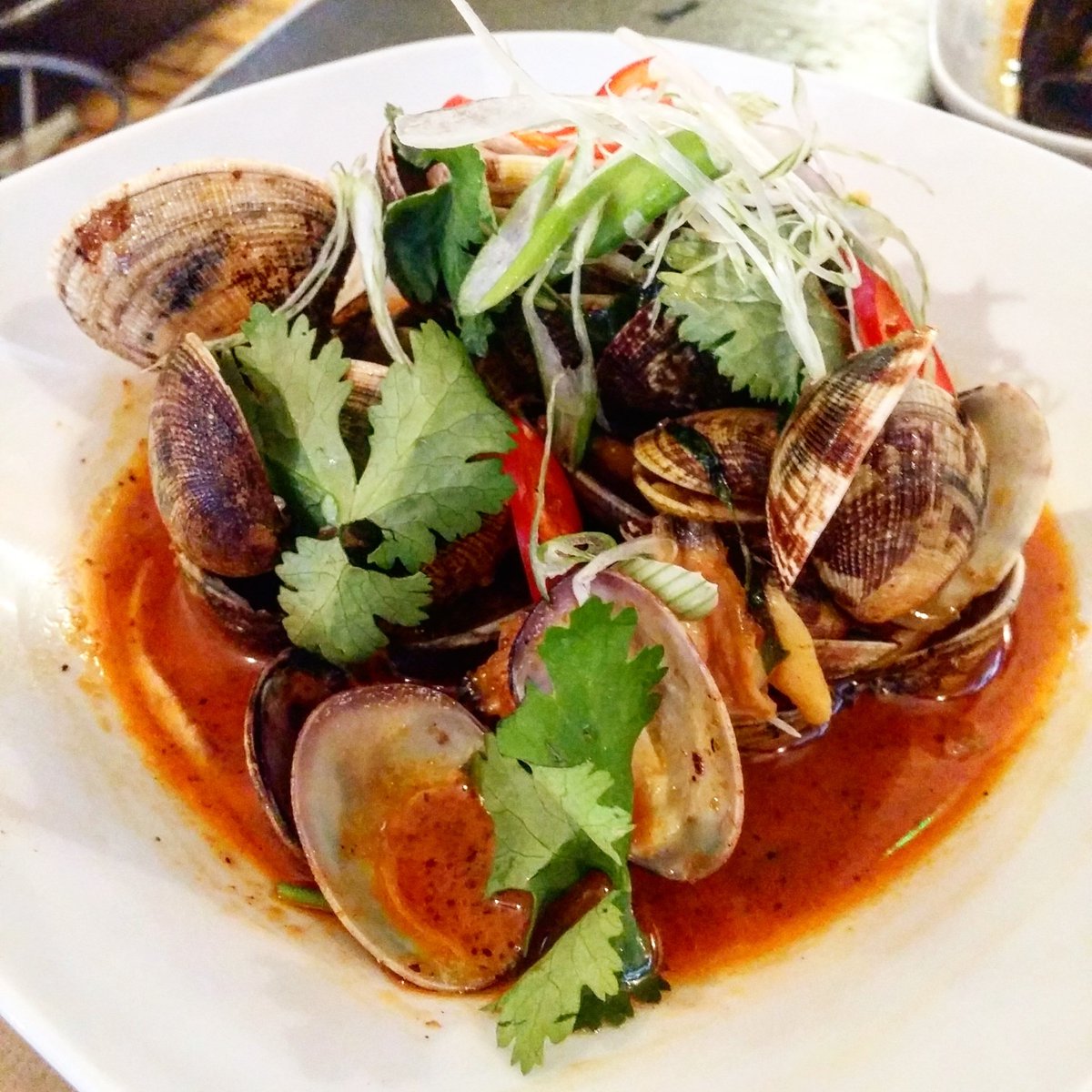 From noon - tuck into <a href="/Tem_Ban_Thai/">Tem Ban</a> is amazing #Thai dishes at <a href="/TheKingandCo/">The King & Co</a> #Clapham londonpopups.com/2017/09/the-ki…