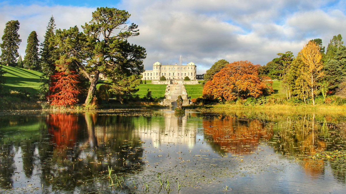 Reflections 😍
#Powerscourt #Wicklow #IrelandsAncientEast #Ireland