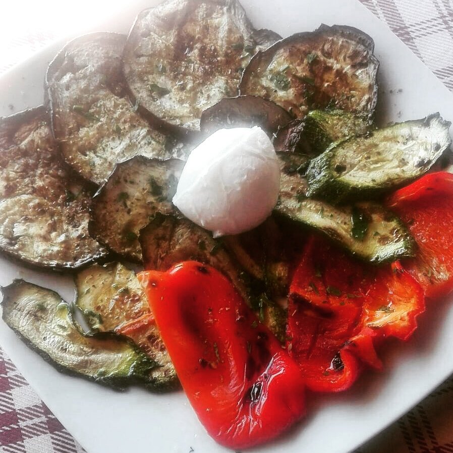 euroconca's tweet photo. #antipasto di #verdure 
#bonappétit #lunch #italy #Restaurant #euroconca #concadeimarini #fooditaly https://t.co/qy5bBurljO