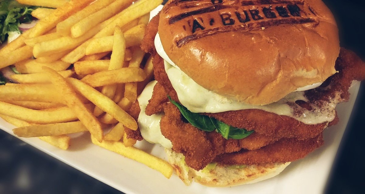 DaleStKitchen's tweet photo. Build your #burger on #dalestreet &amp; then watch #LFCvsMUFC at @Unit_Liverpool right next door! #matchday #lfc #liverpool https://t.co/8RIoC24BQb