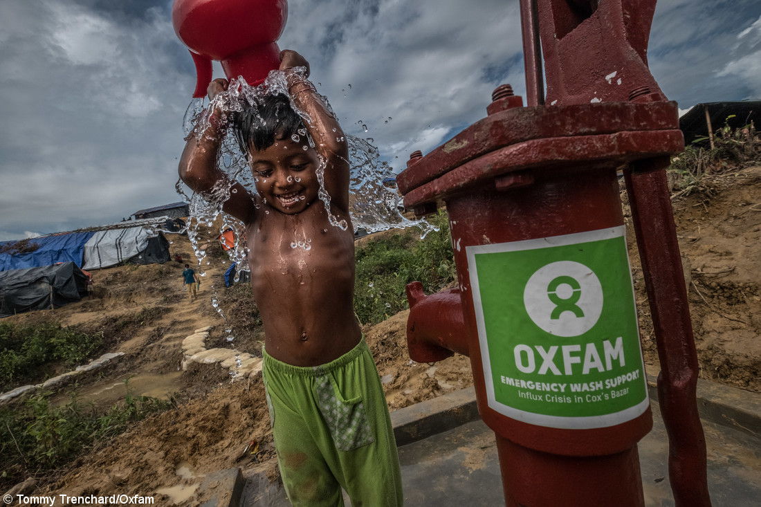 Oxfam's tweet photo. We've reached 180,000 #Rohingya refugees in #Bangladesh with water &amp; other essential supplies. You can help: https://t.co/2P1196CGK8 https://t.co/IbjlcgkFoq