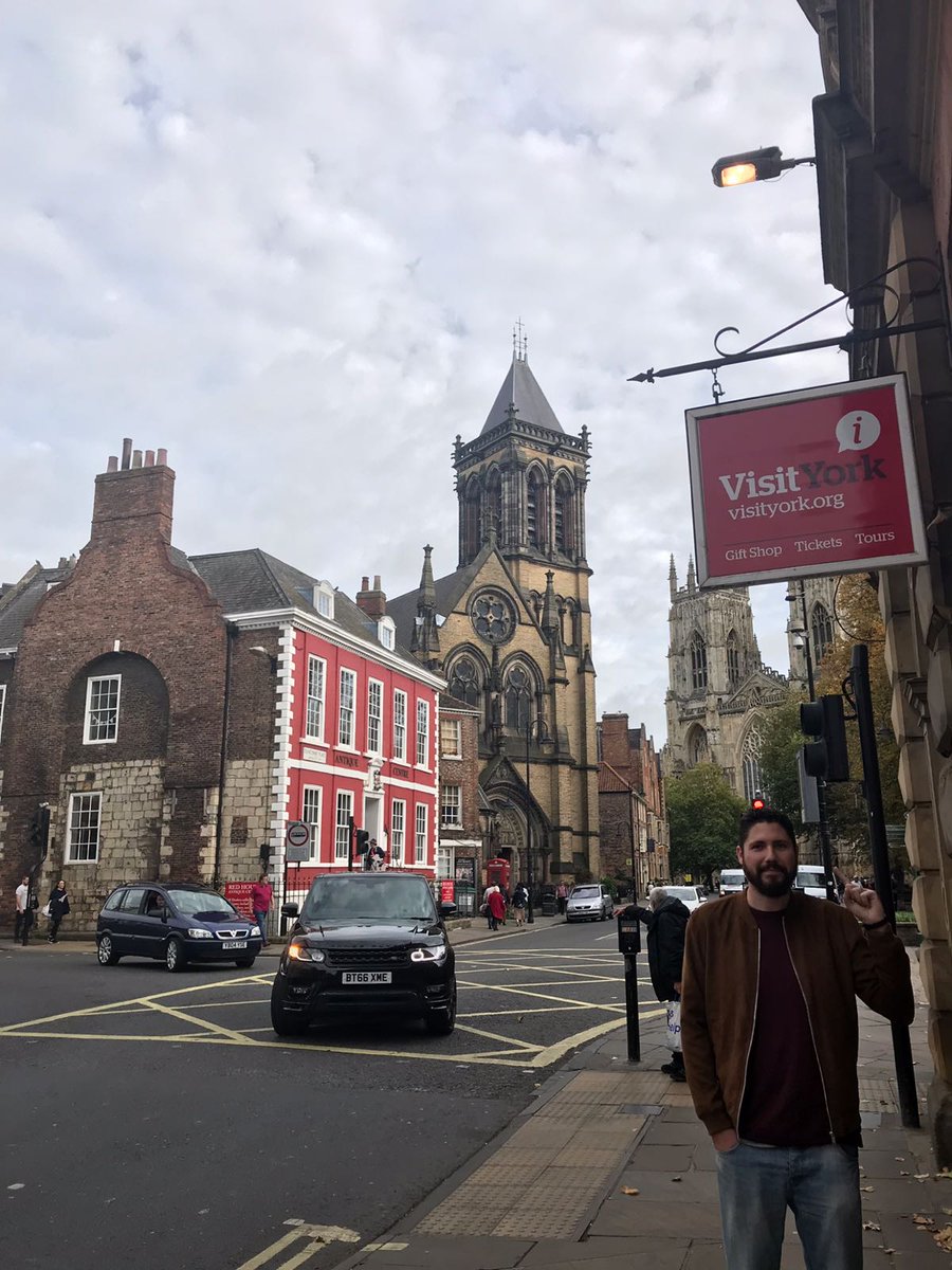 MONSTRAVEL's tweet photo. Ya acomodados en #York! A recorrer la ciudad que tiene una pinta espectacular! 😍
#OMGB #LoveGreatBritain #ExploraGB #yorkadventure https://t.co/ODNqZFZhLD