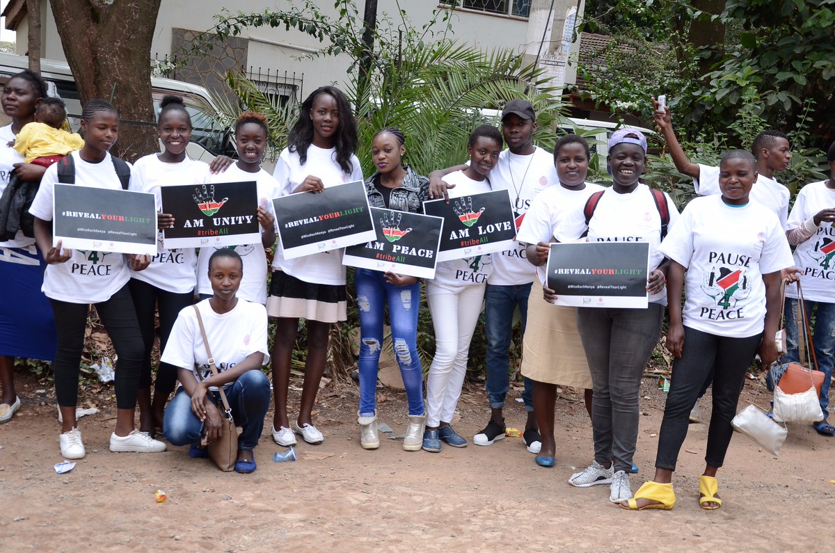 buzybandits's tweet photo. @UKenyaatta #pauseforpeace Youths are Demonstrating for peace grown men are out Demonstrating for parties. @MissKochKenya @revealyourlight https://t.co/hlbu06XhMa
