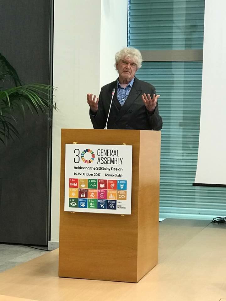 Hartmutt Esslinger of Frog,  designer of the MAC receiving the World Design Medal 2017 <a href="/wdo/">wod</a> #gooddesignaus