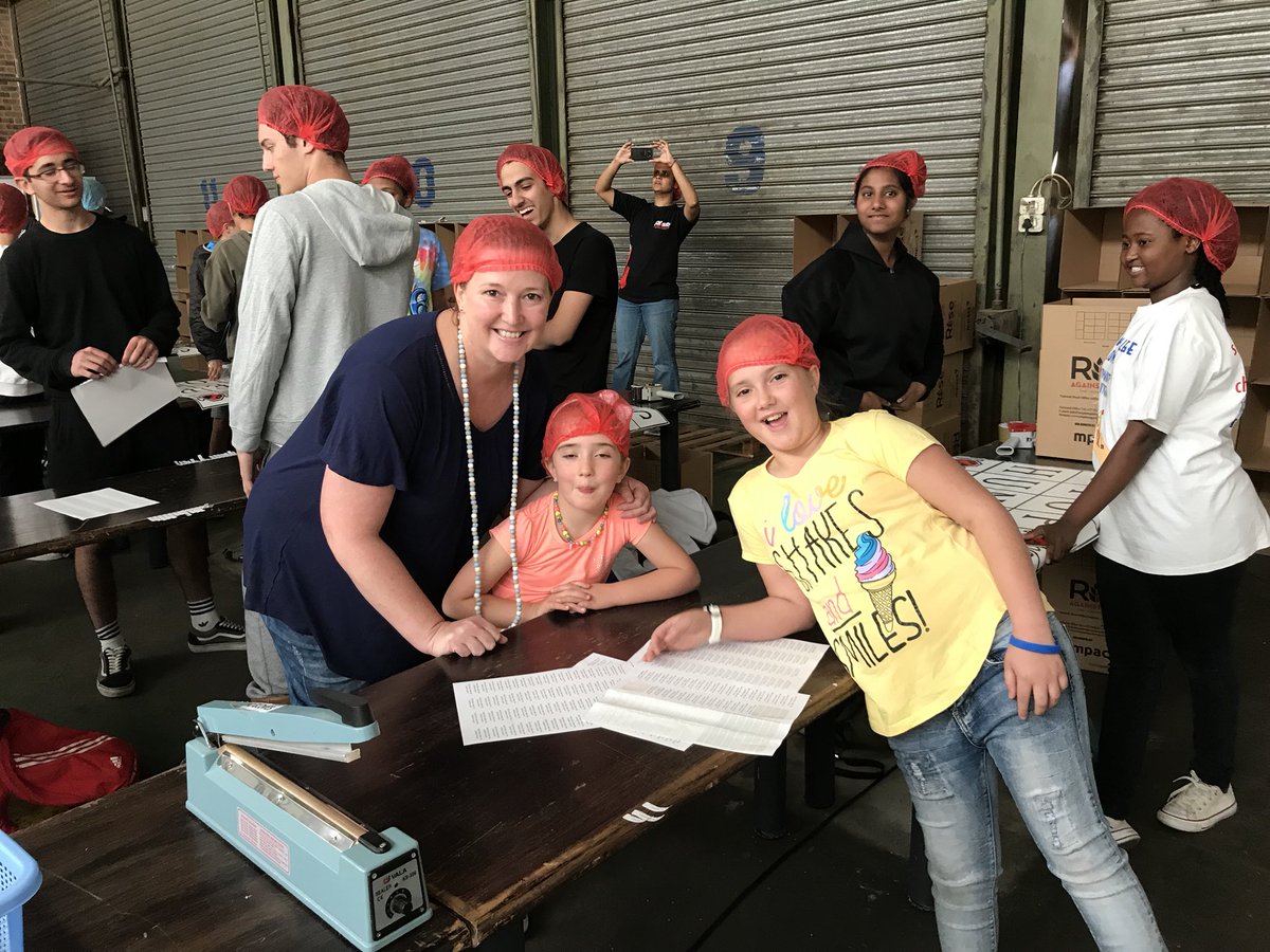MARKIAM's tweet photo. Having fun and doing some good @Rise2030 #riseagainsthunger https://t.co/mh085VyPMr