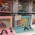 飾った写真がもれなく崇拝される、おもしろフレームｗ