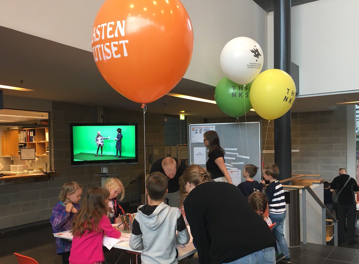thinkfesthy's tweet photo. Perhepäivässä mukana myös @hsfi #lastenuutiset. Juttuja syntyy!
https://t.co/TTrJsyPscz @KumpulaScience https://t.co/kf4moDQNNb