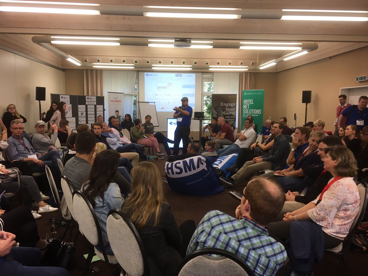 Gunar_Bergemann's tweet photo. #FeedbackRunde läuft... #wow, schon wieder ist das #hcb17 vorbei... schade... aber dann ist ja bald ;-) #hcb18 https://t.co/cjowWHnEsS