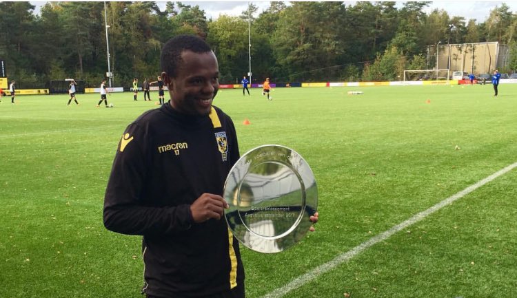 YesWeCrann's tweet image. Thulani Serero has been named as Vitesse’s Player of the Month. 🇿🇦⚽️