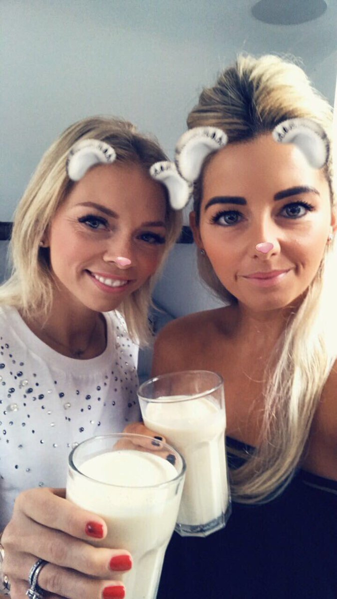 gemmahands's tweet photo. Shakes and go, day 2 #jpLIVE Liverpool 💥👊🏼 https://t.co/N0hg8XciZ2