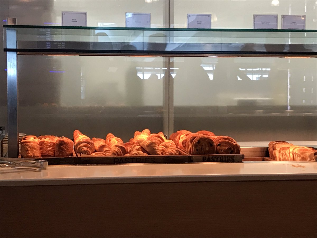davelittlechild's tweet photo. @British_Airways massively poor show in T5Galleries lounge if you fly at 1230. Pastries and toast...that's it??! Should've gone to the pub! https://t.co/0Ojjpmkc6y