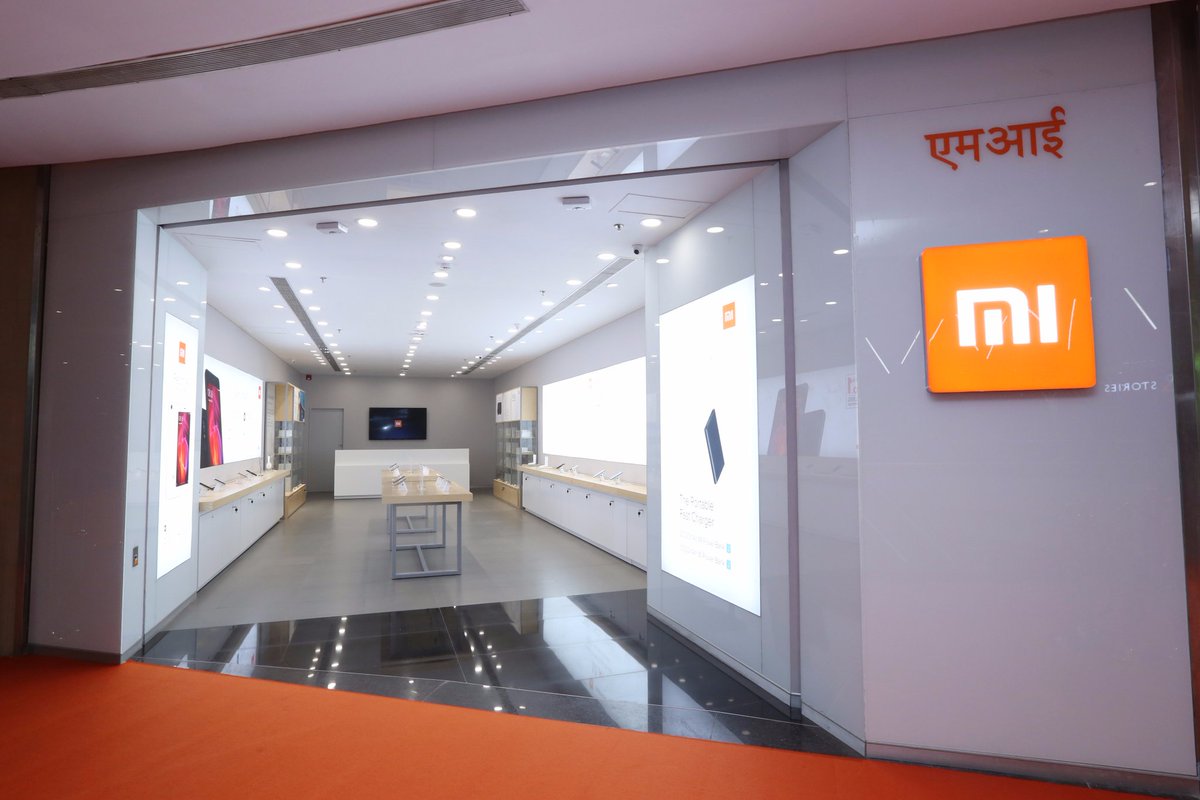 manukumarjain's tweet photo. Our 1st Mi Home in Mumbai. 8th one in India 👍

Location: Phoenix Marketcity. Inaugurated by Uvaraj &amp; Kanni (founders @Poorvika_Mobile) 😇 https://t.co/HHCoo1Ct70