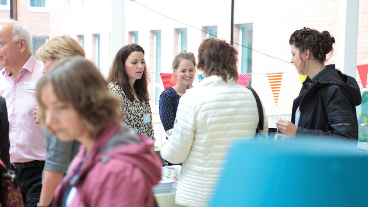 ZaansMC's tweet image. Veel belangstelling voor bevallen op de #Themadag Zaans Medisch Centrum. Dat kan bij ons ook in bad!