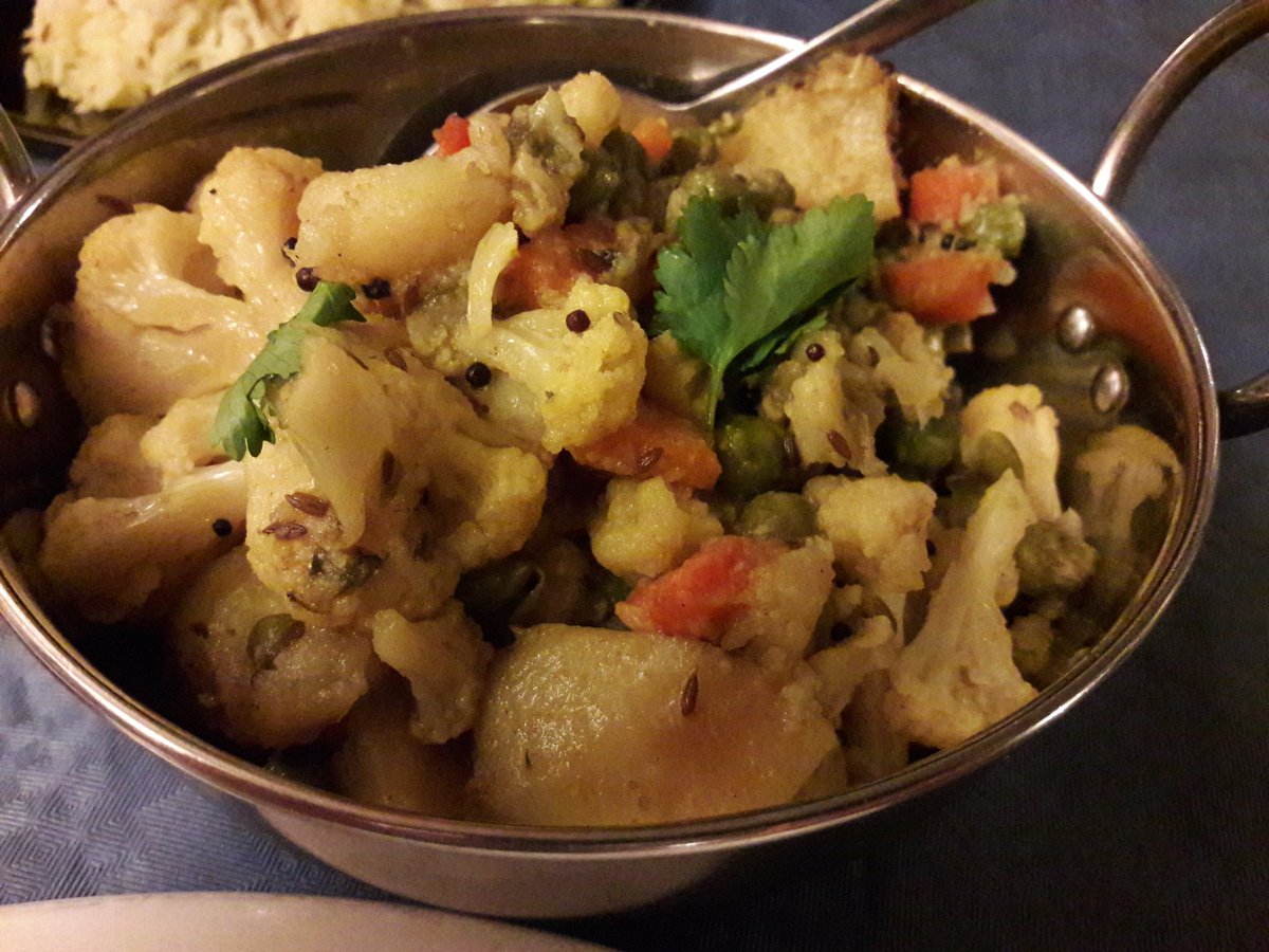 VeganOlive1's tweet photo. #Veganoptions at Hansas Leeds can't remember the names but damn good...review to follow #Veganfoodshare #Whatveganseat #Easy2bvegan 🌱🌱🌱💚💚💚 https://t.co/AKF4h7WoVW