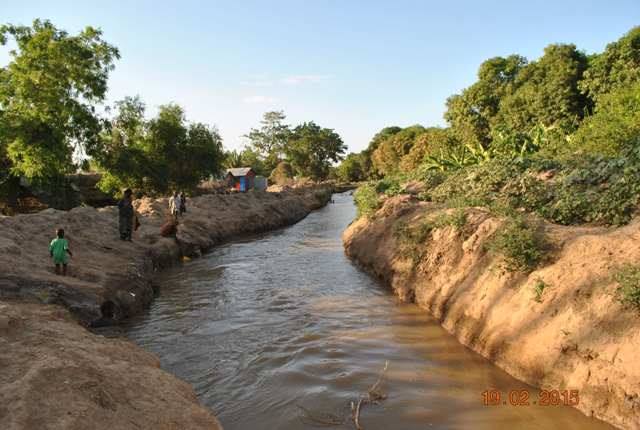 Africanreliefse's tweet photo. To rehabilitate canals and  invest agriculture in #Somalia is the best solution to fight famine,food insecurity,malnutrition.#Call2ActionFF https://t.co/lsbExkbJcj
