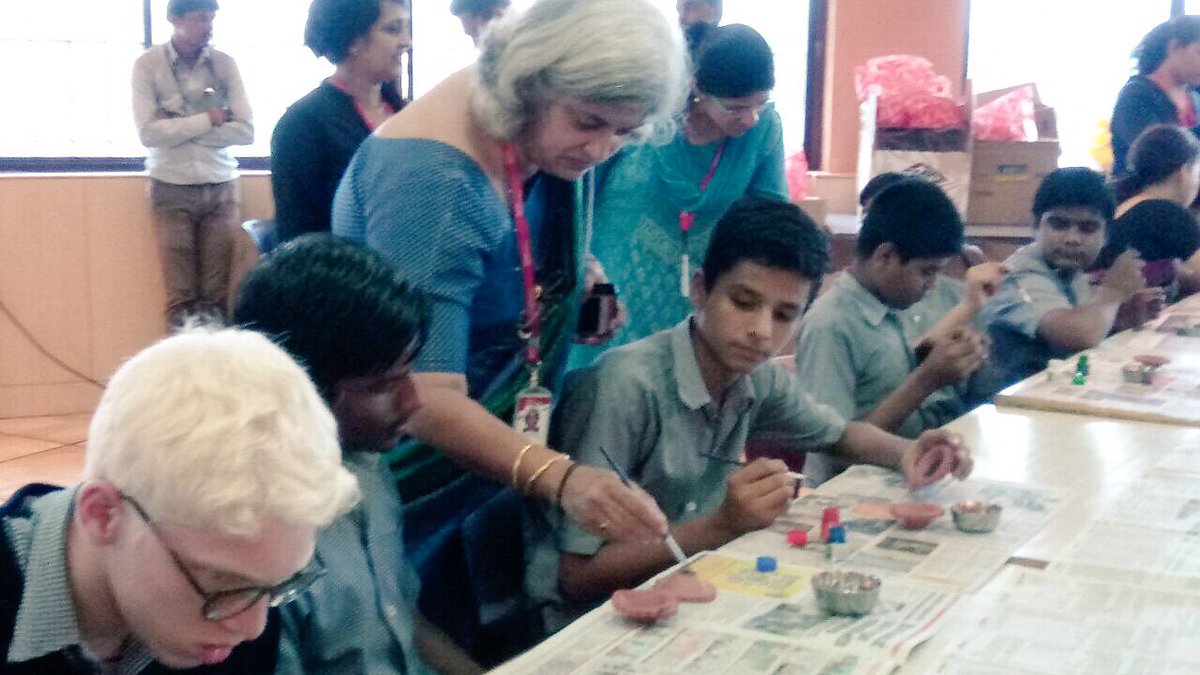 techmahindracsr's tweet photo. Thank you @tech_mahindra volunteers in Pune for making #Diwali brighter! These kids with disabilities from Ankur Vidyamandir loved their visit to the #TechM office and the diya painting! #RiseforGood #TechMway https://t.co/NCGOgRsbLl
