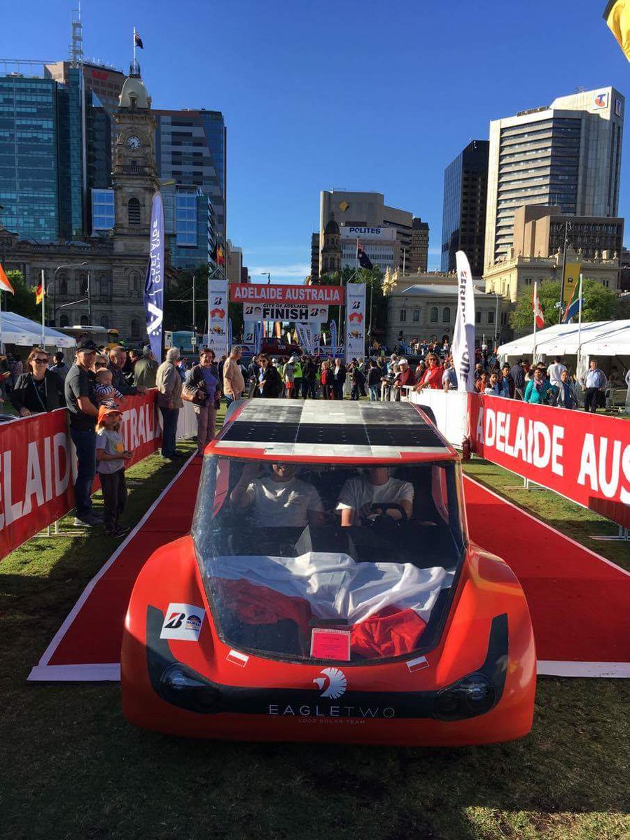 LodzSolarTeam's tweet photo. Wczoraj zawitaliśmy na mecie w Adelaide! Oficjalne wyniki #BWSC2017 już w niedziele 😊 #lodzsolarteam #eagletwo #finishline @WorldSolarChlg https://t.co/9YXQbAlMXL