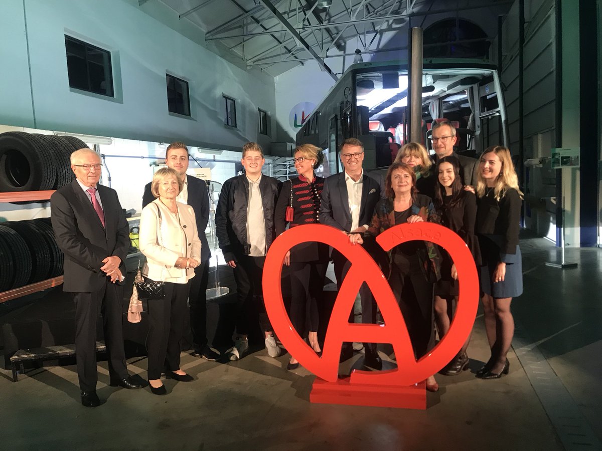 JeanROTTNER's tweet photo. Bravo à la famille #LucienKunegel à la tête d’une belle entreprise qui obtient le label #Alsace excellence. Ambition de nos territoires ! https://t.co/uqyb0Xawgd