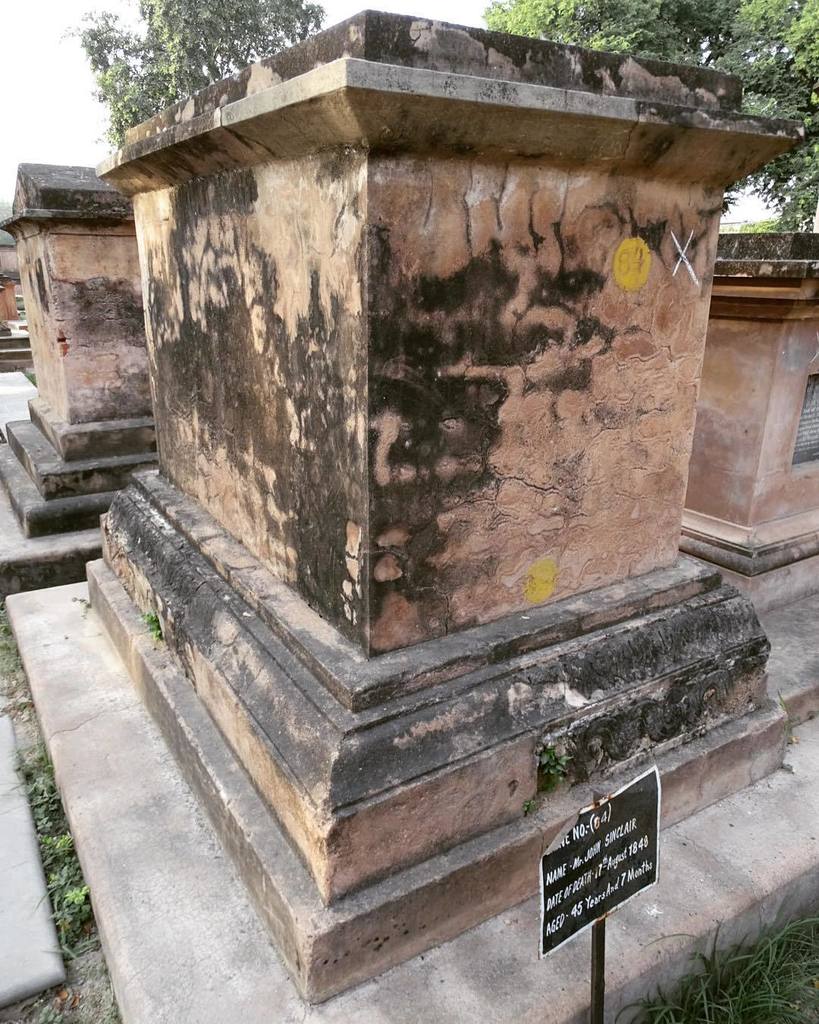 valmayuk's tweet photo. #Grave of John Sinclair at #Katcheri #Cemetery #Kanpur Conductor at #Cawnpore Ordnance Died 17 Aug 1848 age 43y 7m… https://t.co/zlLpzMpkel https://t.co/Ng9CQkobuD