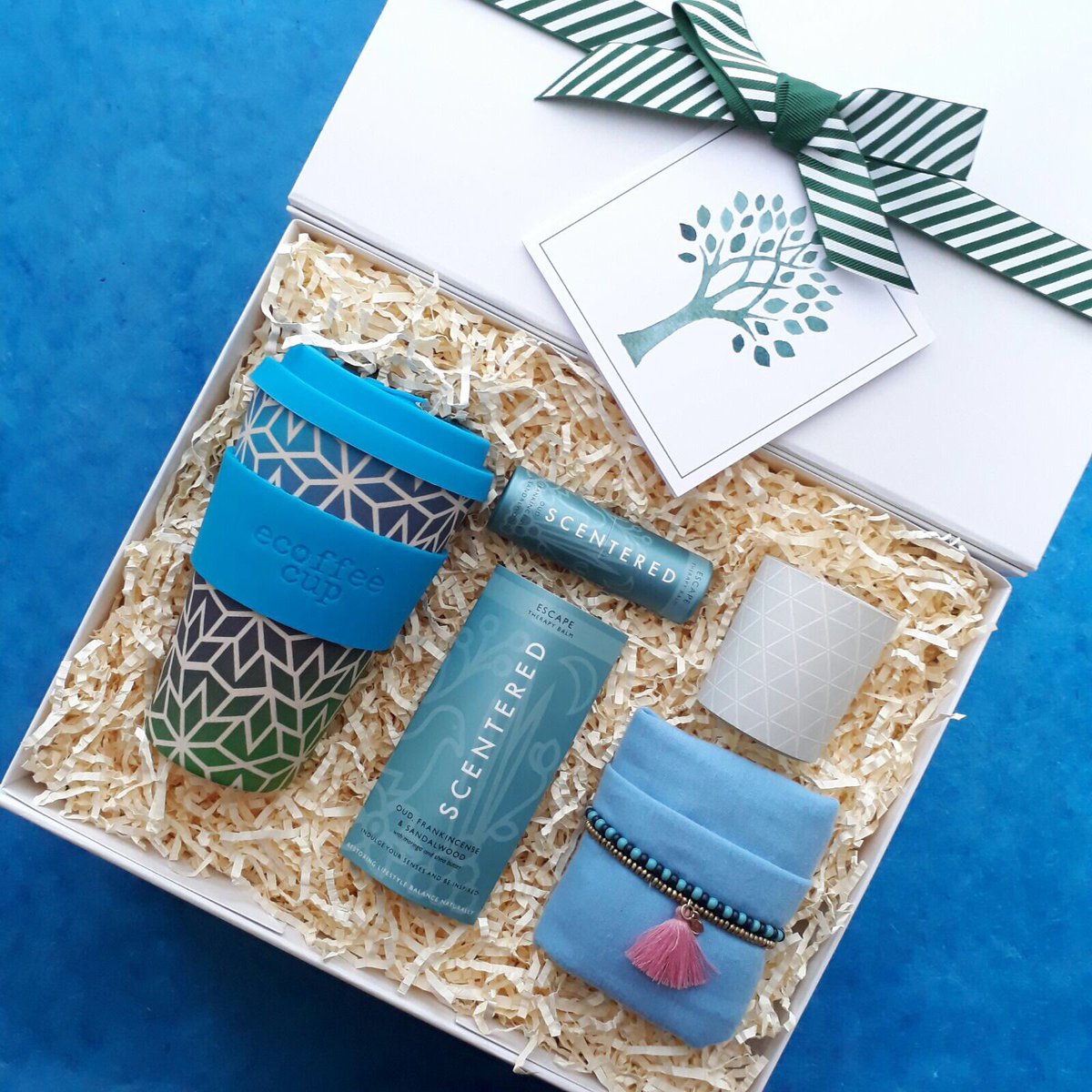 thestockingbox's tweet photo. NEW GIFTBOX GIVEAWAY! This winter blues treat box could be yours at https://t.co/ClryurYdo6 #giftbox #giveaway #win #gift #competition https://t.co/UsBfxOHS7C
