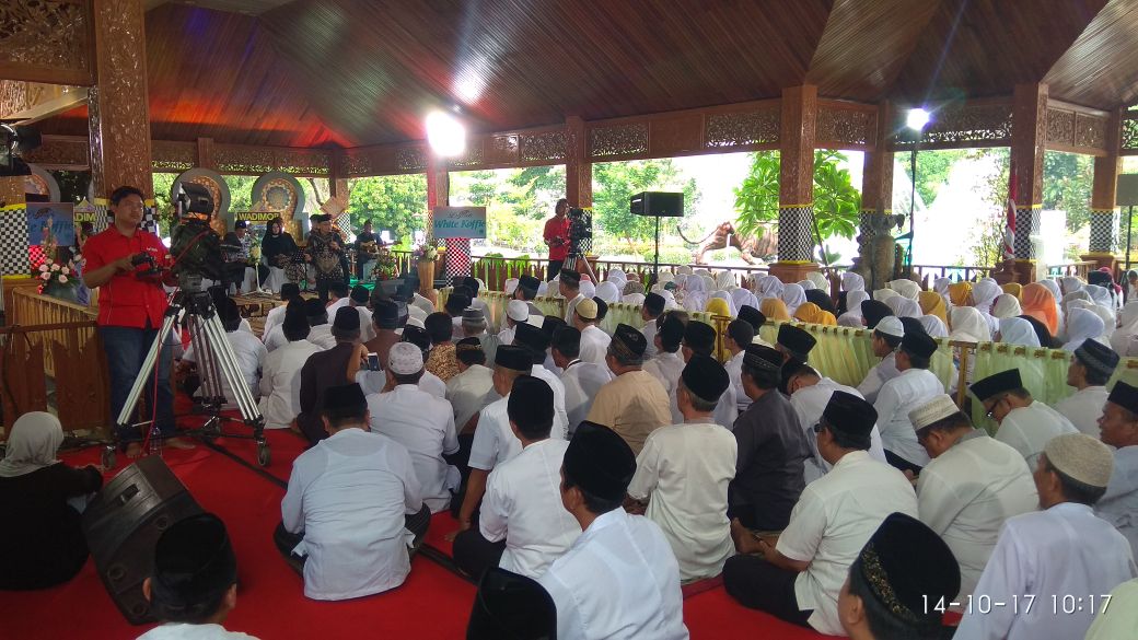 Ngaji diri ngaji rasa, meungkeut iman ku elmu na.
#DamaiIndonesiaku 
#purwakartareligi
#kangdedimulyadi