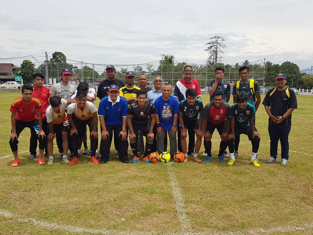 IamAzizulMohd's tweet photo. Rezeki bersama, syukur ⚽️💰
#futsalpadang
#ycft https://t.co/jnezscelVz
