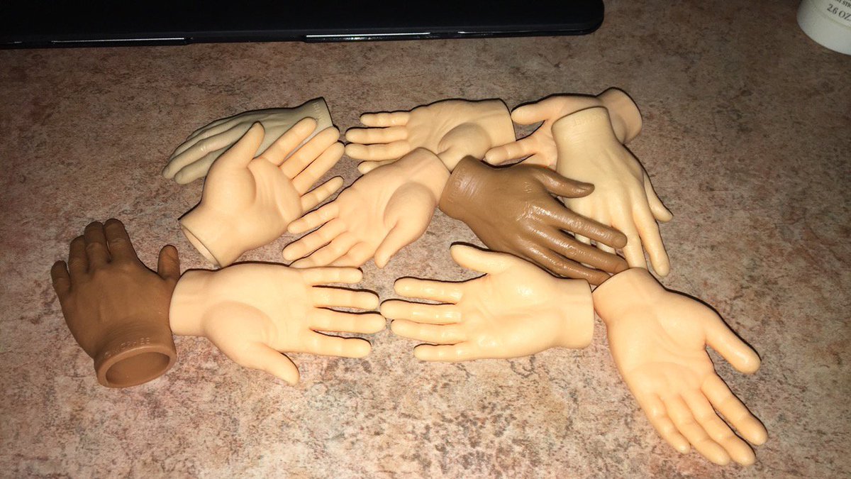 shayanbphoto's tweet photo. Why I love my tiny hands: A thread https://t.co/6Q6o8WlCHO