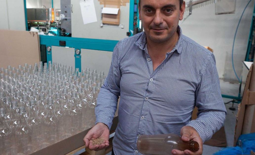 maBiHobox's tweet photo. Des 100% bouteilles végétales, la belle #innovation de #Nicolas #Moufflet
https://t.co/LskF2J31xD
#bioplastic #compostable #planete https://t.co/rh5tmB4Nyt